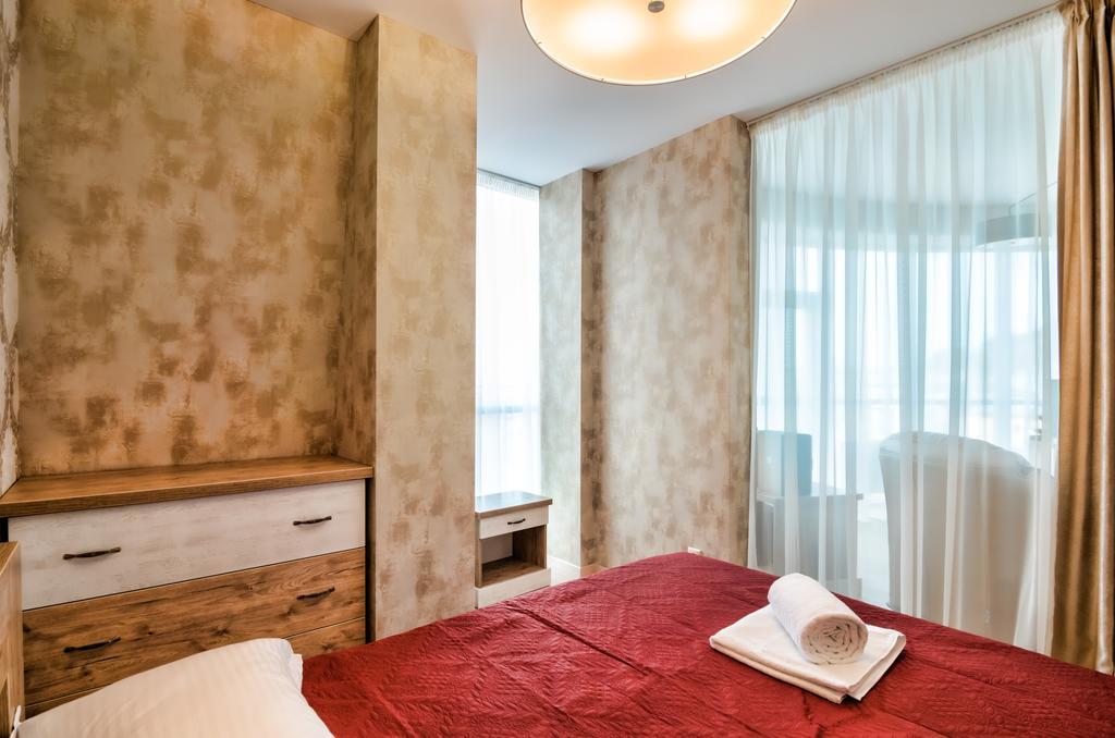 Leogrand Apartments Z Panoramoyu Lvova Luaran gambar